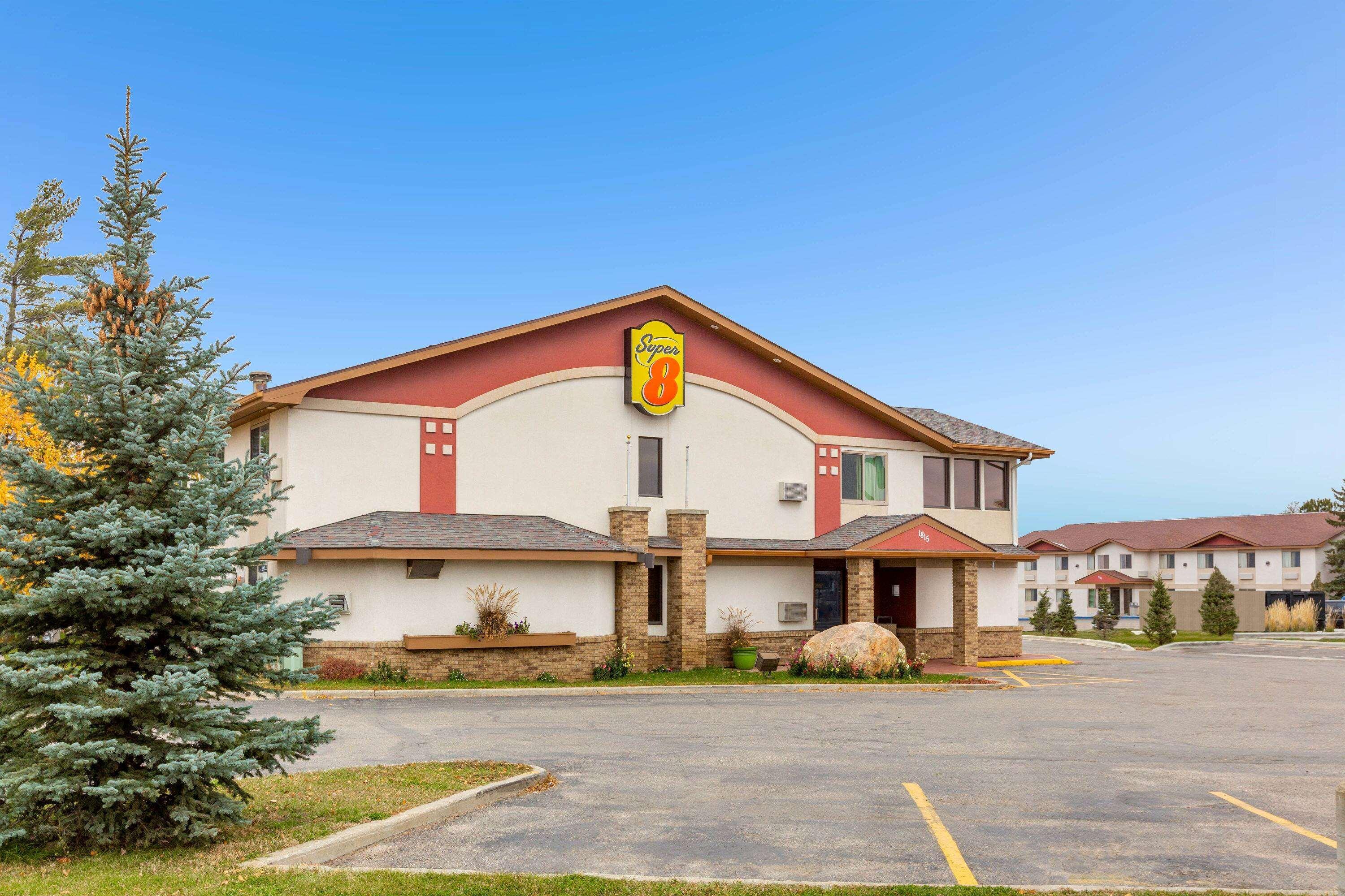 Hotel Super 8 By Wyndham Bemidji Mn Exterior foto